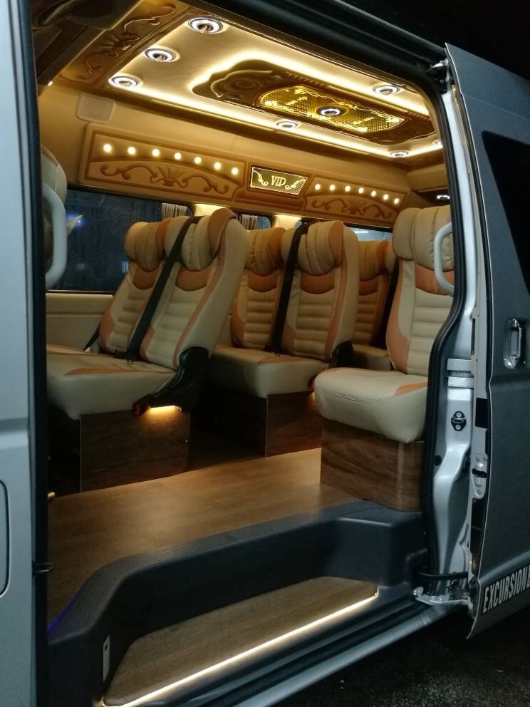Chartered Minivan | VIP Minibus